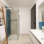 Luxury + Private Parking - Center * Como